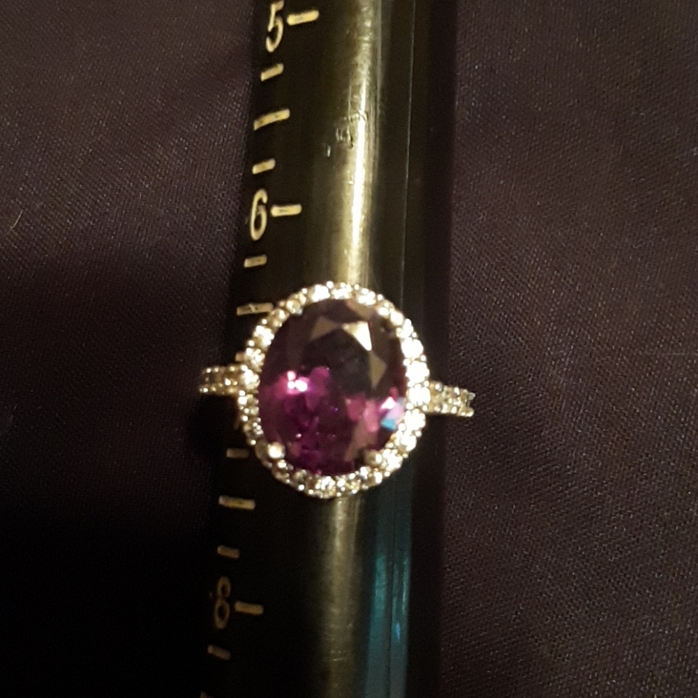 "O" SHAPED AMETHYST RING - Picture 2 of 3